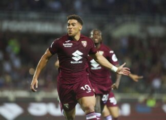 Fiorentina in piena crisi, il Torino vince 2-1 al Franchi e viola sommersi dai fischi