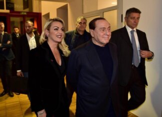 Francesca Pascale e i compleanni con Berlusconi: “La prima festa insieme per i 70. Manca il suo carisma, sarebbe bello Arcore luogo della memoria”