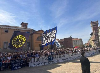 Funerali Mazzola a Milano: arrivati calciatori, dirigenti e tifosi per l’ultimo saluto alla leggenda dell’Inter
