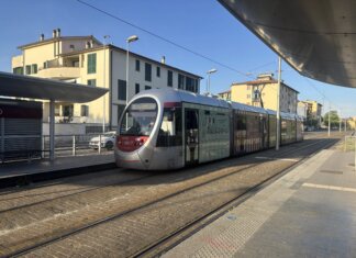Scioperi di ottobre in Toscana, tutte le date da segnare per chi viaggia in treno, tram o aereo treni toscana