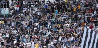 Juve-Atalanta, curva bianconera non rispetta minuto di silenzio per Mazzola e volta le spalle al campo