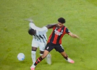 Juve-Milan 1-1, dubbi sul gol rossonero: De Winter fa fallo su Kolo Muani?