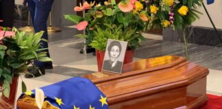 L’addio a Emma Bonino, oggi dalle 10 alle 19 riapre la camera ardente in Campidoglio
