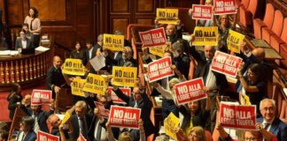 Legge elettorale, via libera del Senato. Protesta delle opposizioni in Aula