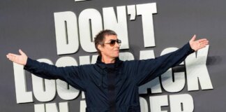 Liam Gallagher difende il Manchester City: “Gli altri corrotti, noi pronti a morire sulla croce come Gesù”
