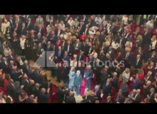 Mattarella alla Scala per i 120 anni della Cgil, il lungo applauso al suo ingresso