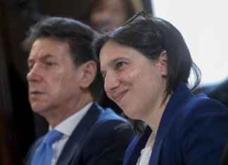 “Opposizione frammentata riuscirà a unirsi contro Meloni?”, lo scenario politico italiano visto dal Financial Times