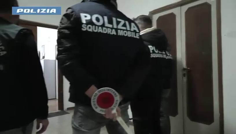 si spaccia per appartenente alle forze dell8217ordine e tenta la truffa arrestato 21enne da Corrieretoscano.it si spaccia per appartenente alle forze dell8217ordine e tenta la truffa arrestato 21enne
