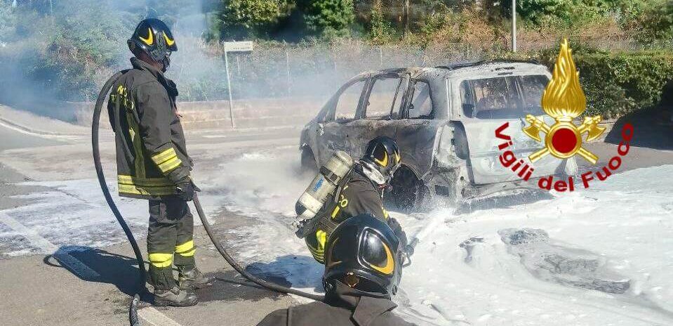 in fiamme un8217auto alimentata a metano intervento dei vigili del fuoco a massa marittima da Corrieretoscano.it in fiamme un8217auto alimentata a metano intervento dei vigili del fuoco a massa marittima