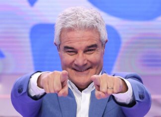 Pino Insegno, il legale: “Non deve sua presenza in Rai a Meloni, affermarlo lede la sua reputazione”