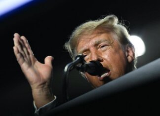 Politico, Cnn e Ms Now fanno causa a Trump dopo l’esclusione dalla Casa Bianca