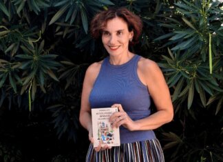 Prof accoltellata, la scrittrice Auci: “Anch’io minacciata in classe, avevo tolto un cellulare”