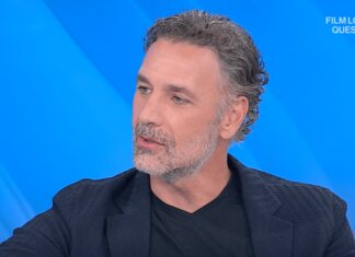Raoul Bova ricorda la mamma Rosa, l’insegnamento: “Mi disse di sentirmi libero”