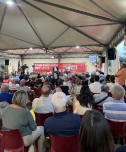 Matteo Renzi col popolo Pd: "Ci aspetta una sfida importante. Noi ci siamo e saremo decisivi".