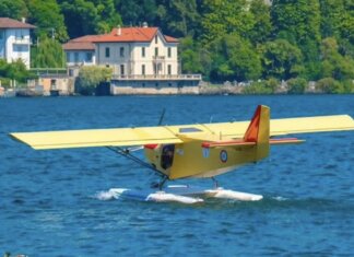 Idrovolante si ribalta nelle acque del lago di Montedoglio: illeso il pilota
