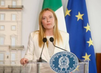 Scuola, Meloni: “Istituti tecnici diventeranno licei tecnologici, rivoluzione culturale non un semplice cambio di ‘targa’”