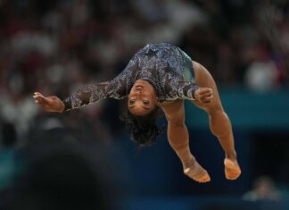 Simone Biles, tre uomini mascherati in casa e Porsche rubata