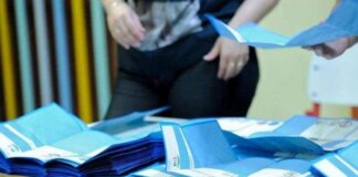 Sondaggio politico, Fratelli d’Italia primo partito e pareggio tra le coalizioni