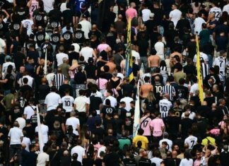 Spalle al campo durante 1′ di silenzio per Mazzola, Juve multata di 10.000 euro