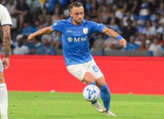 Tocco di mano di Lobotka, Chivu chiede rigore: proteste in Inter-Napoli
