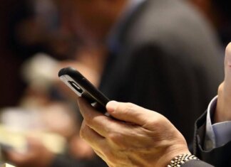 Truffa da 36 milioni di euro, l’ex presidente di Fideuram ingannato su WhatsApp