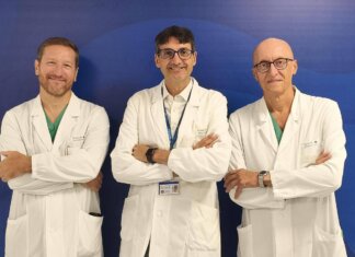 Tumore spinale in gravidanza, al Gemelli intervento record salva mamma e figlia