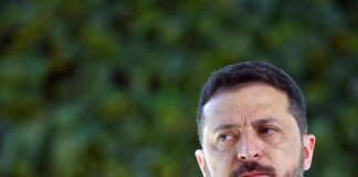 Ucraina, Zelensky: “A novembre trilaterale con Usa e Russia”. Trump: “Presto la svolta”