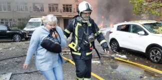 Ucraina, attacco nella notte a Kiev: danni e incendi. Zelensky: “8000 truppe nordcoreane in Russia”