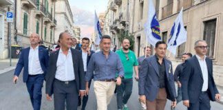 Roberto Vannacci esulta dopo Reggio Calabria: “Se questo è un flop voglio ripeterlo alle politiche 2027” Roberto Vannacci esulta dopo Reggio Calabria: "Se questo è un flop voglio ripeterlo alle politiche 2027"