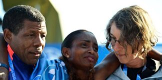 Vince la maratona di Berlino, si infortuna all’ultimo km e perde il record del mondo: il ‘dramma’ di Assefa
