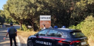 Continui maltrattamenti ai danni della madre e della sorella: in carcere un 25enne. Ha tentato anche di incendiare la casa