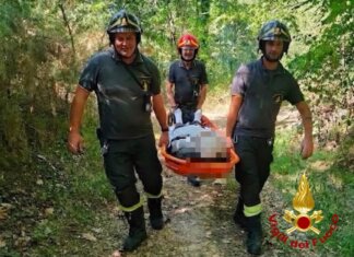 Malore durante il cammino sulla via Francigena: ottantenne salvata dai vigili del fuoco