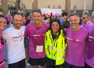 Corri la Vita, Firenze si tinge di ciclamino: una città in corsa contro il tumore al seno