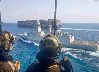 Yemen, nave Marina militare accompagna mercantile italiano nello stretto di Bab El-Mandeb