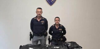 Nell’auto oltre 13 chili di marijuana: in manette dopo i controlli della Polstrada