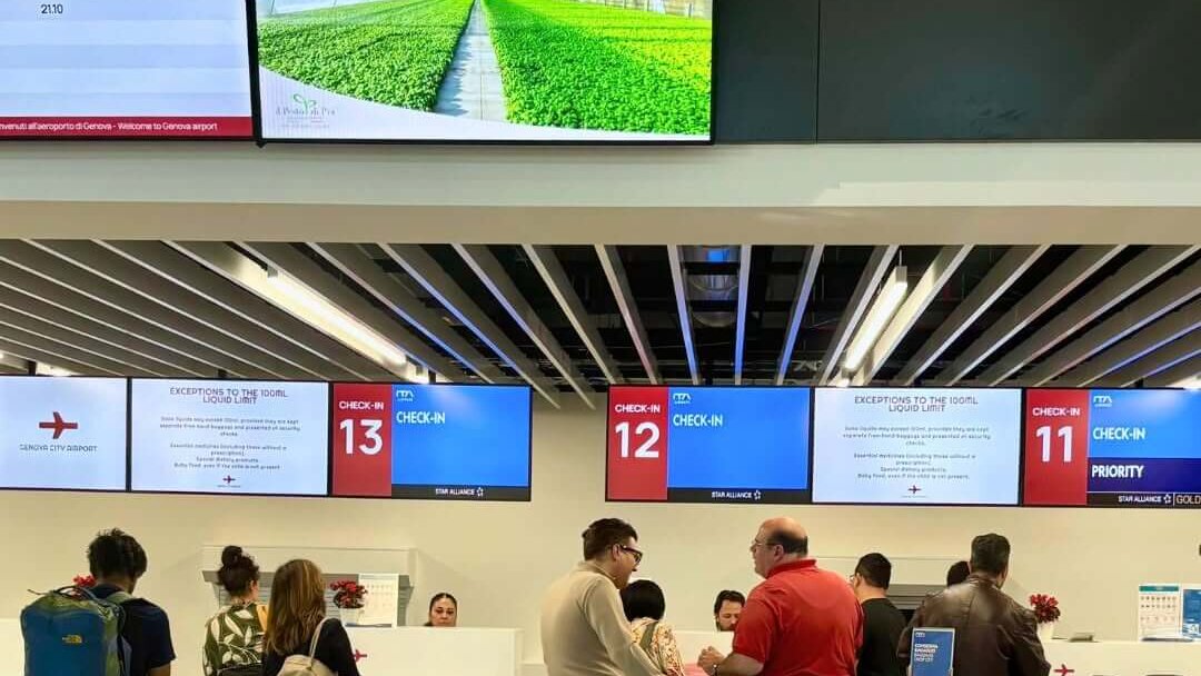 genova gli operai dell8217ex ilva di cornigliano occupano l8217aeroporto da Corrieretoscano.it genova gli operai dell8217ex ilva di cornigliano occupano l8217aeroporto