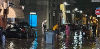 Oltre 100 millimetri in un’ora, allagamenti e sottopasso chiuso per il maltempo a Carrara Carrara