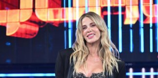 Alessia Marcuzzi contro il tabù della menopausa: “Mi vergognavo, mi sentivo meno donna e meno sexy”