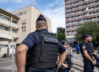 Caos a Marsiglia, studenti in protesta: preside cosparso di benzina e almeno 15 in stato di fermo