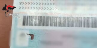 Carte d’identità elettroniche ‘decapitate’ del microchip: scoperti 3 casi in pochi giorni a Napoli