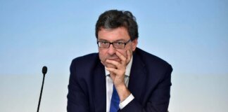 Cdm approva Documento programmatico di finanza pubblica. Giorgetti: “Scostamento di bilancio 0,3% per difesa ed energia in 2027 e 2028”