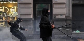 Corteo a Milano, il ‘kit del manifestante’ sui social: chat criptate e consigli anti-lacrimogeni