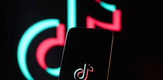Disordini e proteste, TikTok condanna le violenze: attivata una ‘task force’ e rimossi video e account