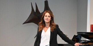 Elena Sofia Ricci: “Prima serata troppo tardi, mancanza di rispetto per il pubblico”