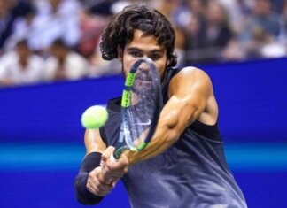 Esordio vincente per Alcaraz a Tokyo, Michelsen ko in tre set: affronterà Arnaldi al 2° turno