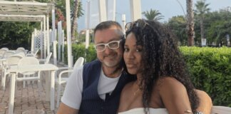 Femminicidio Varese, uccide la fidanzata a coltellate: il 19 ottobre l’ultima foto sui social che li ritrae abbracciati