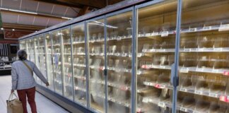 Francia, attacco informatico ai supermercati: centinaia di frigoriferi fuori uso