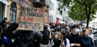 Francia, continua la protesta degli studenti: 600 arresti e 40 presidi feriti