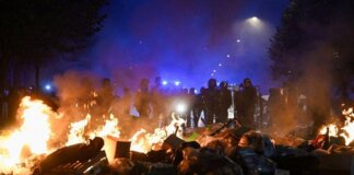 Francia, iniziano coprifuochi ‘parziali’ e ‘localizzati’: le misure per contrastare le violenze