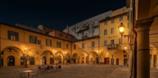 Pisa, uomo aggredito in pieno centro da un gruppo di ragazzi Piazza Vettovaglie